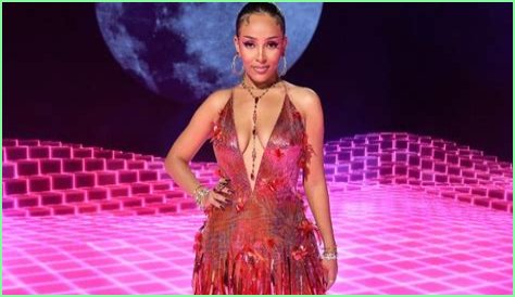 Doja Cat Deemed 'Fat & Disgusting' By Cat-Cooking Azealia Banks